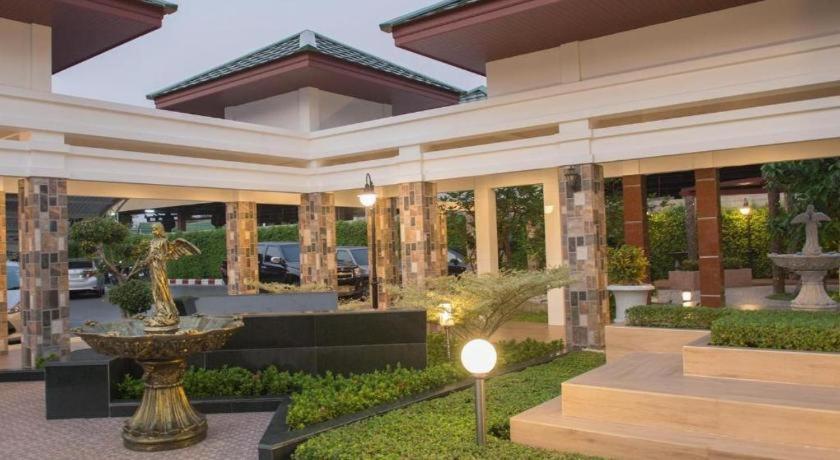 Nartsiri Hotel Ubon Ratchathani Bagian luar foto