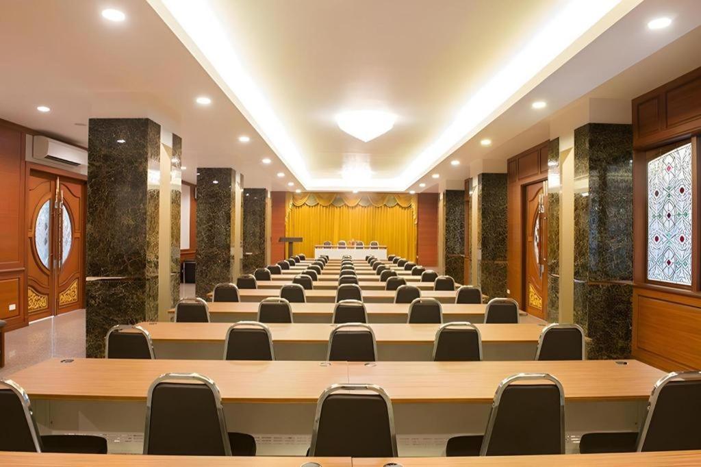 Nartsiri Hotel Ubon Ratchathani Bagian luar foto