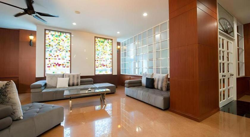 Nartsiri Hotel Ubon Ratchathani Bagian luar foto