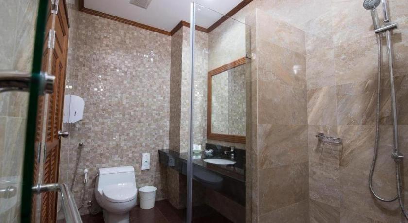 Nartsiri Hotel Ubon Ratchathani Bagian luar foto